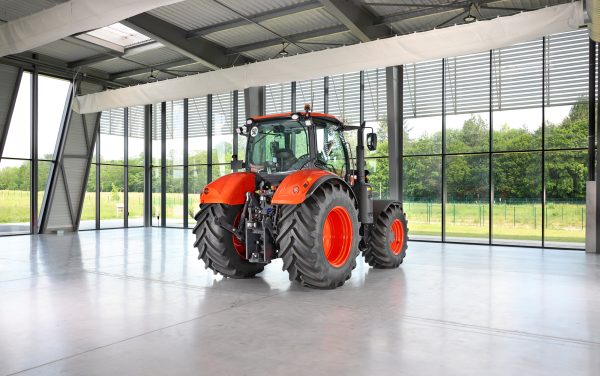Kubota M7004 Tractor - Image 4