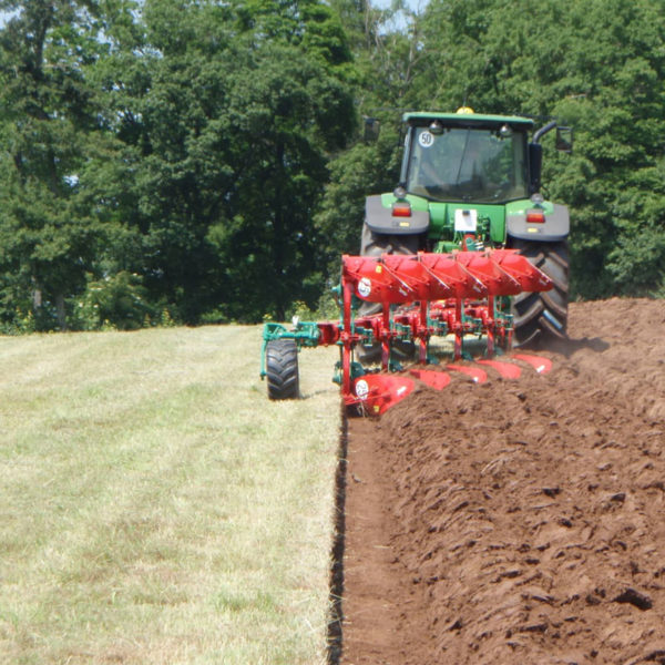 Kverneland-farm-sale-da-forgie-northern-ireland-soil-mounted-reversible-plough-eg-lb-2