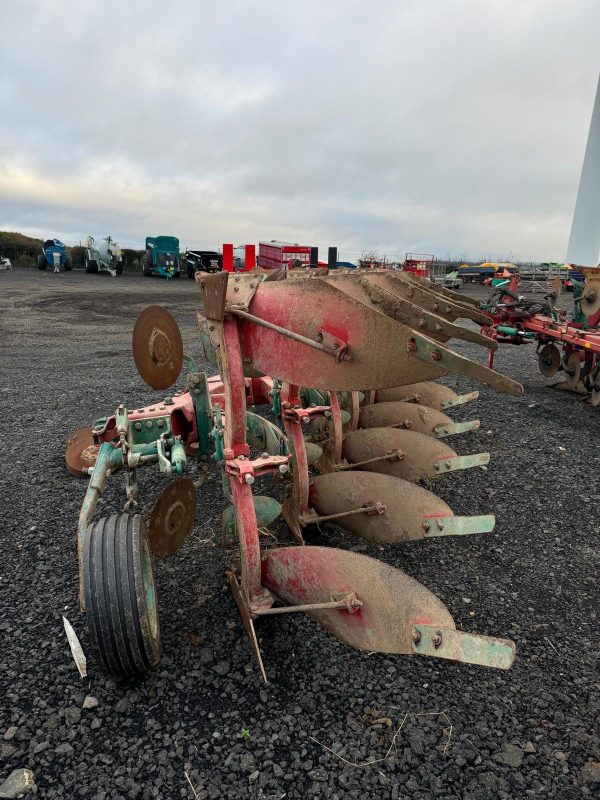 Kverneland 5 furrow EG300