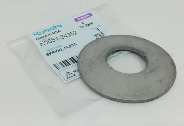 Genuine Kubota Retainer