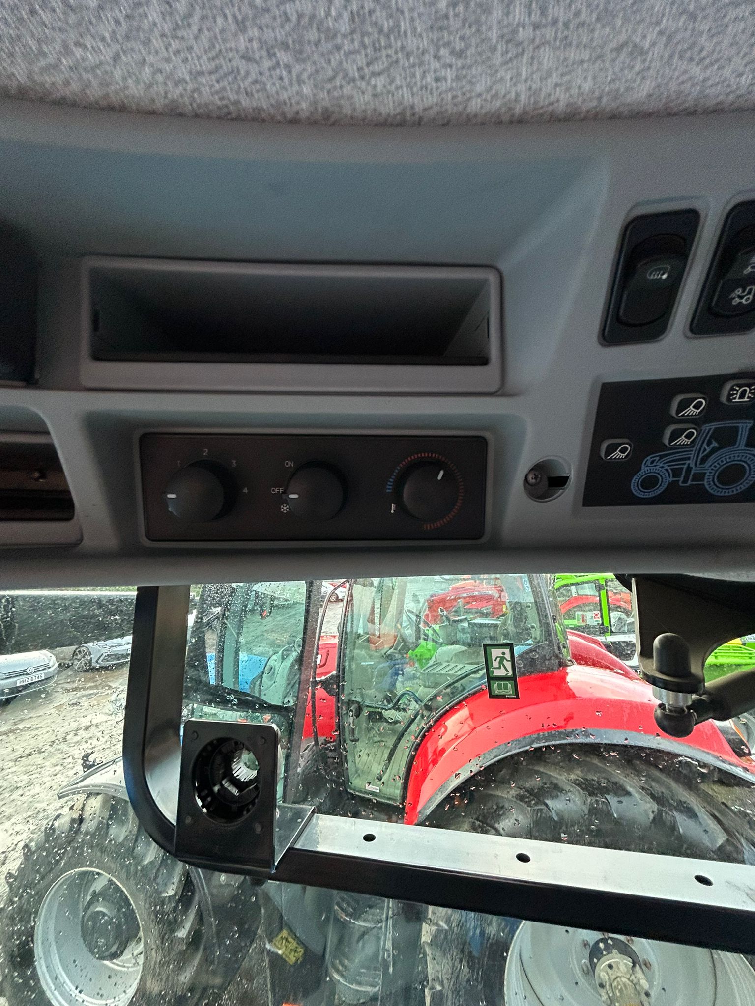 2023 New Holland T6.180 DCT - Image 12