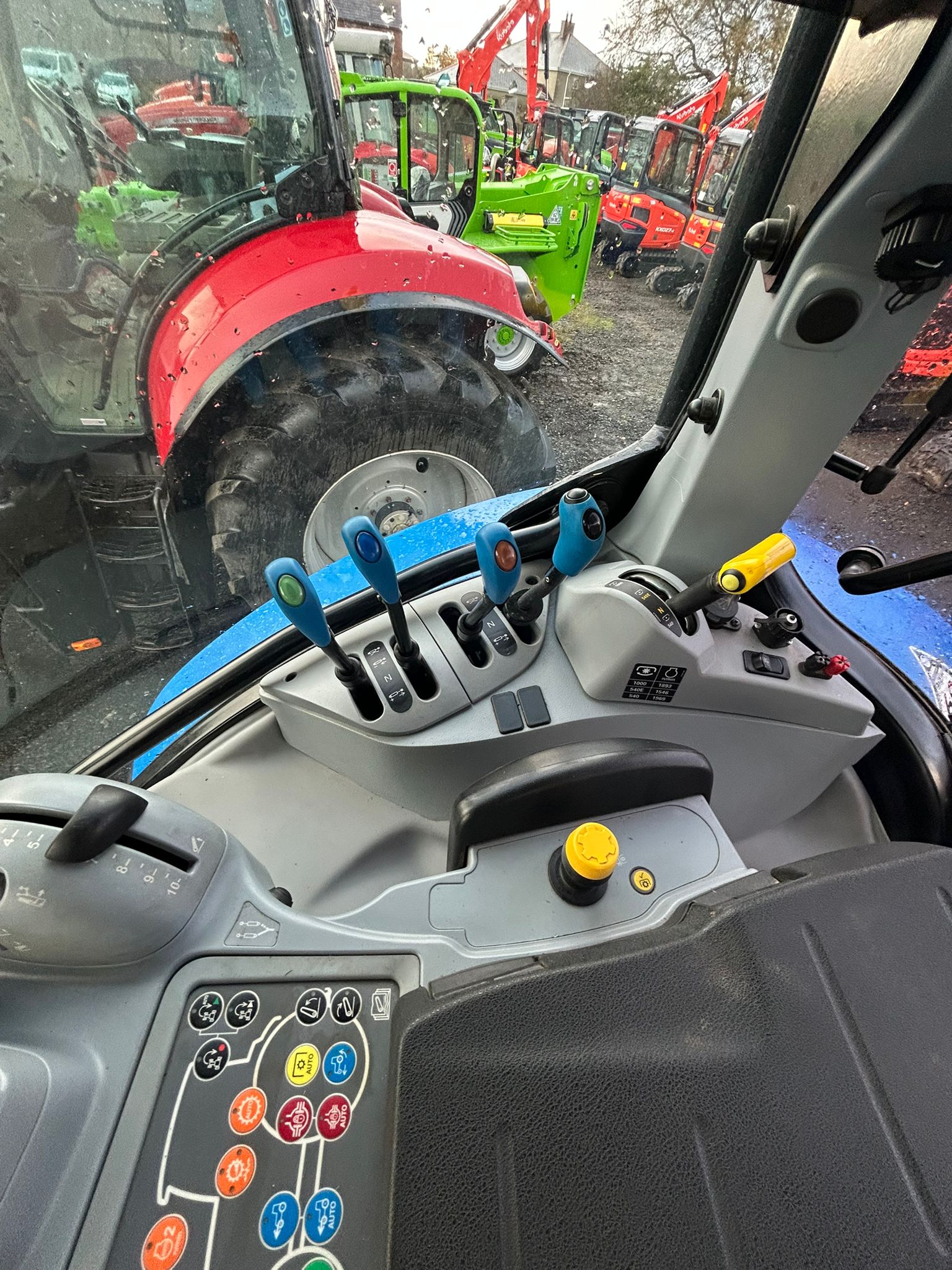 2023 New Holland T6.180 DCT - Image 17