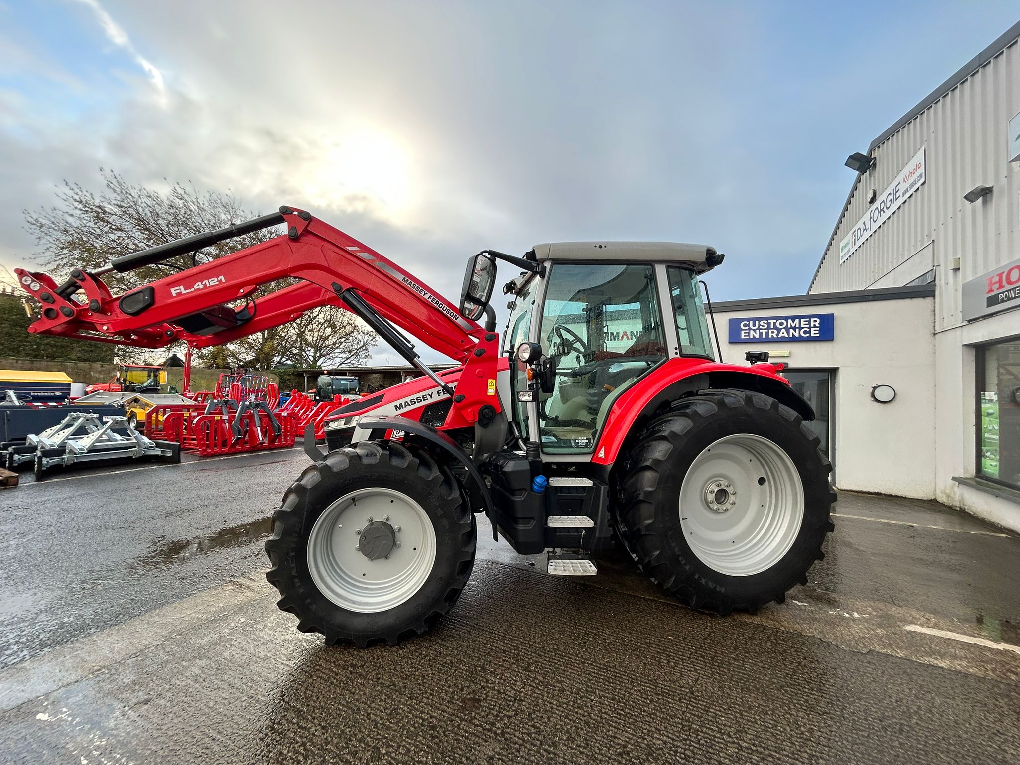 2023 Massey Ferguson 5S135