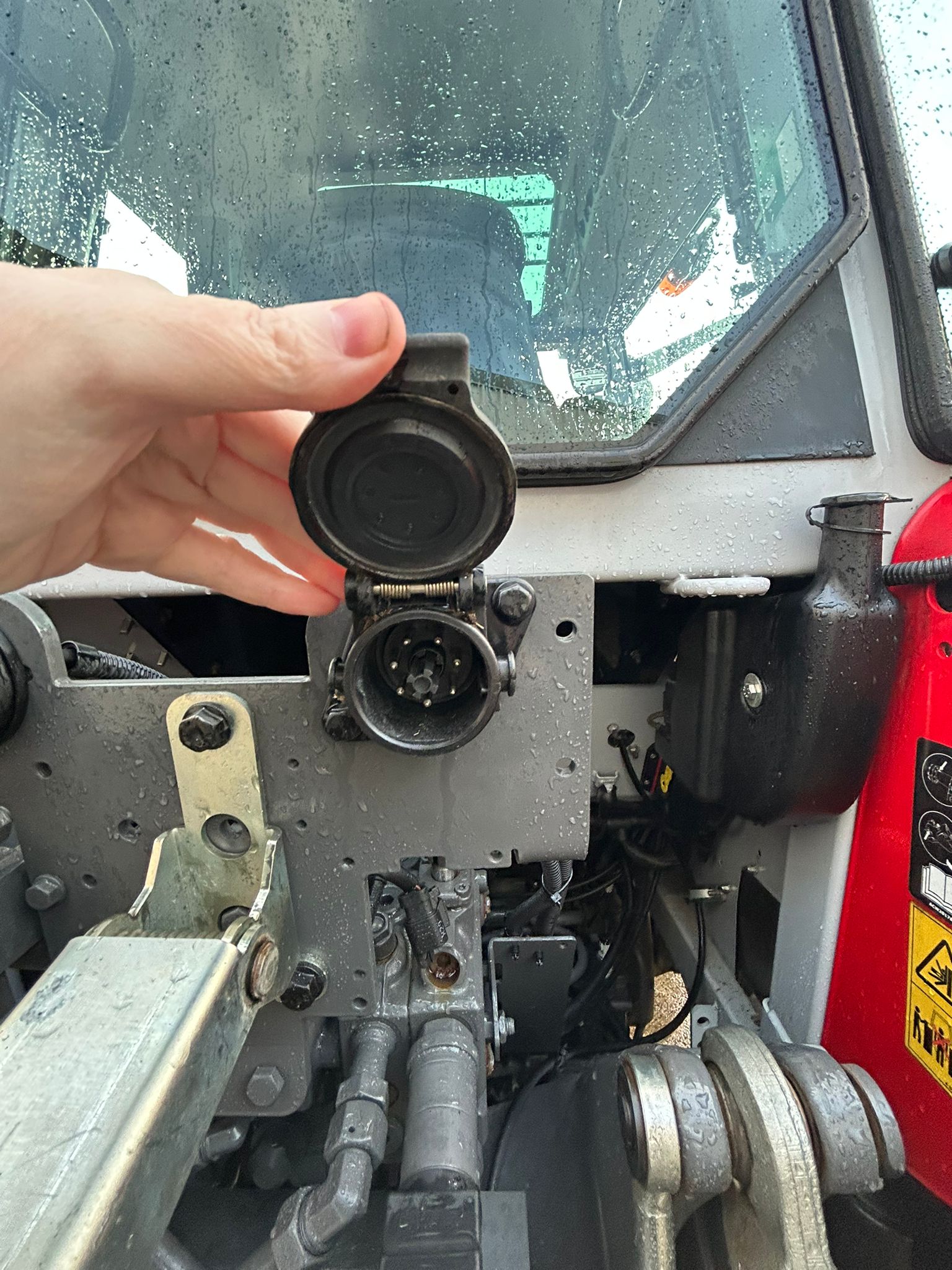 2023 Massey Ferguson 5S135 - Image 9