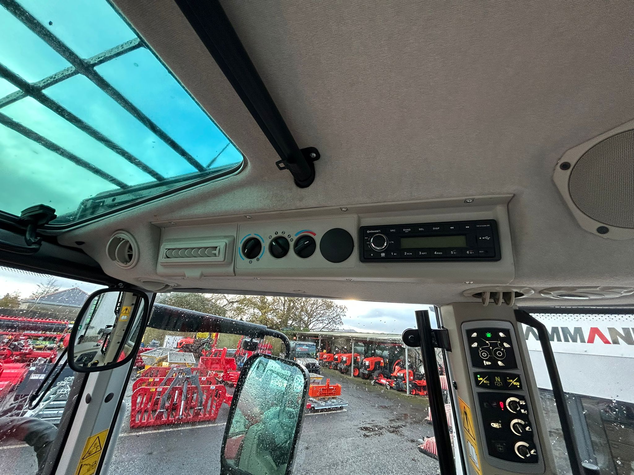 2023 Massey Ferguson 5S135 - Image 11