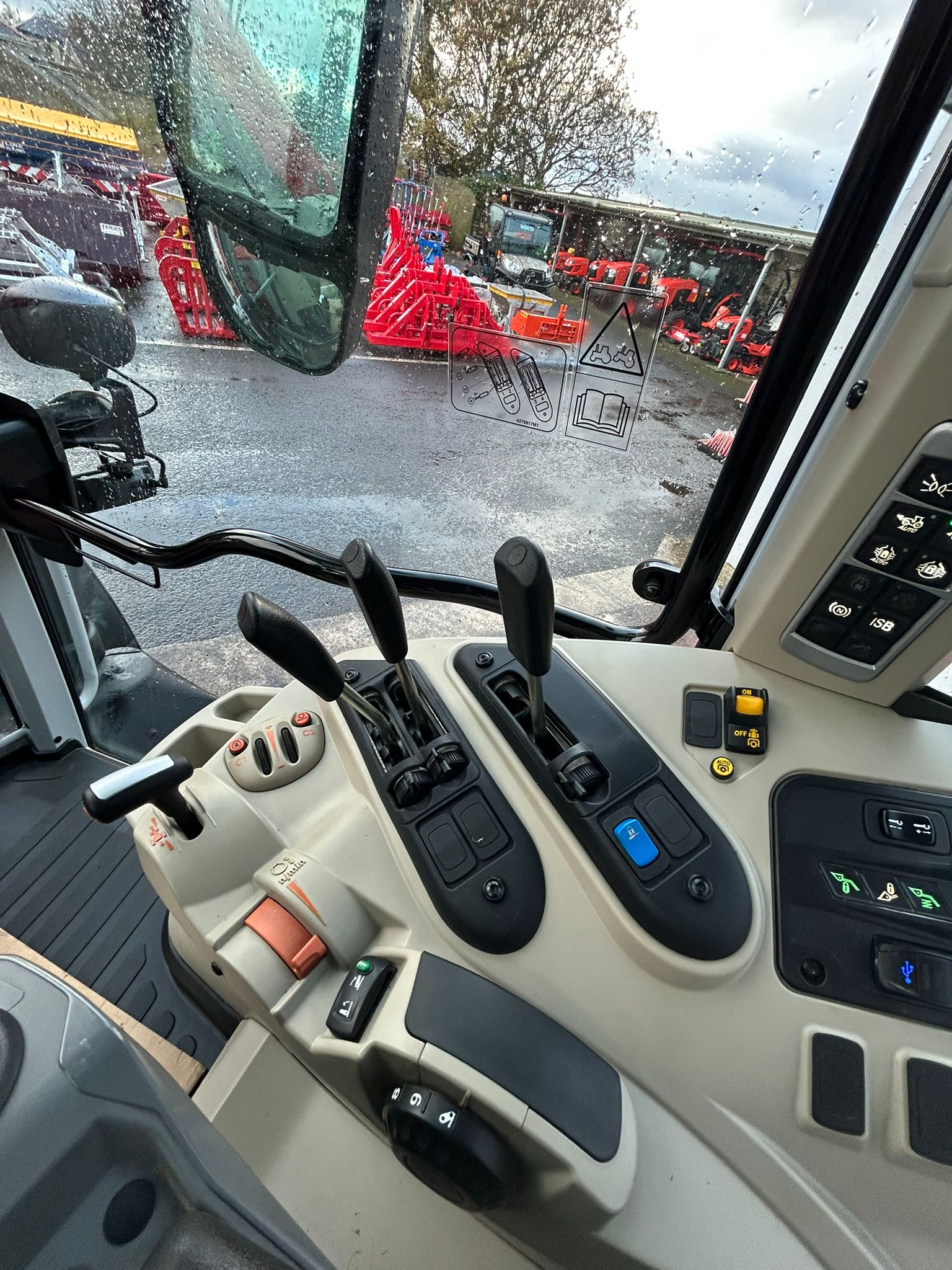 2023 Massey Ferguson 5S135 - Image 13